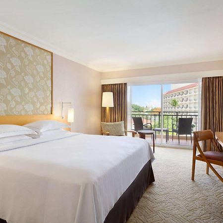 Hilton Guam Resort & Spa Tumon Exterior photo